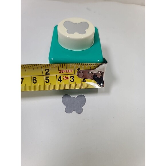 Carl Butterfly Paper Punch   Scrapbooking Card Making - Picture 2 of 3